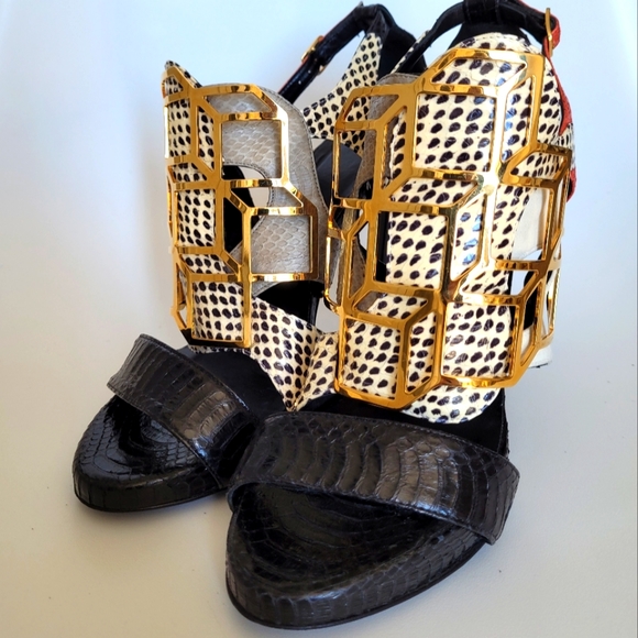 Pierre Hardy Golden Buckle Heels 👠 👠 👠 - Picture 2 of 15